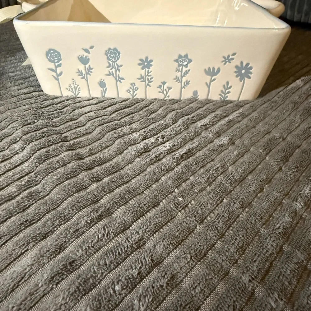Rae Dunn ‘Homemade’ Ceramic Baking Dish- White w/ Blue Rim & Floral Pattern- NWT